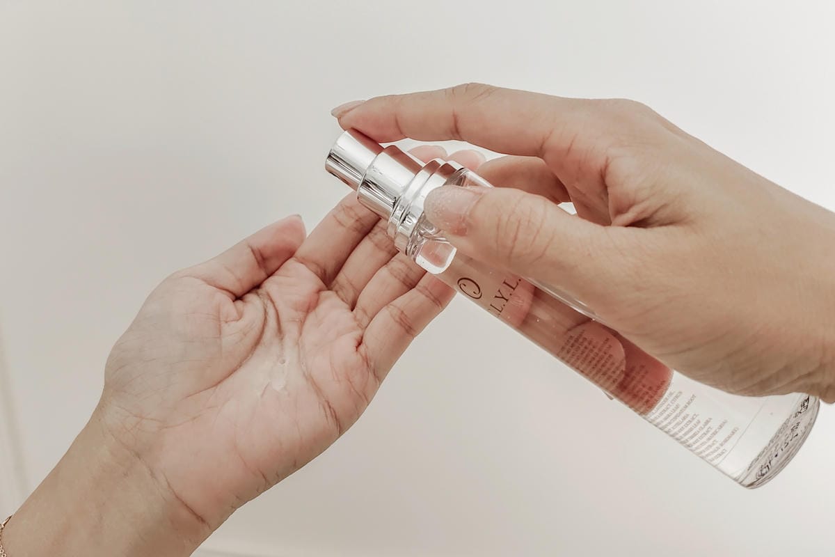 台灣保養品牌推薦 希心C.C.L.Y.L. 久旱逢甘霖 八淨萃保濕精華液 滿分精質油 守住我的好膚況11.jpg 台灣保養品牌推薦 希心C.C.L.Y.L. 久旱逢甘霖 八淨萃保濕精華液 滿分精質油 守住我的好膚況11.jpg