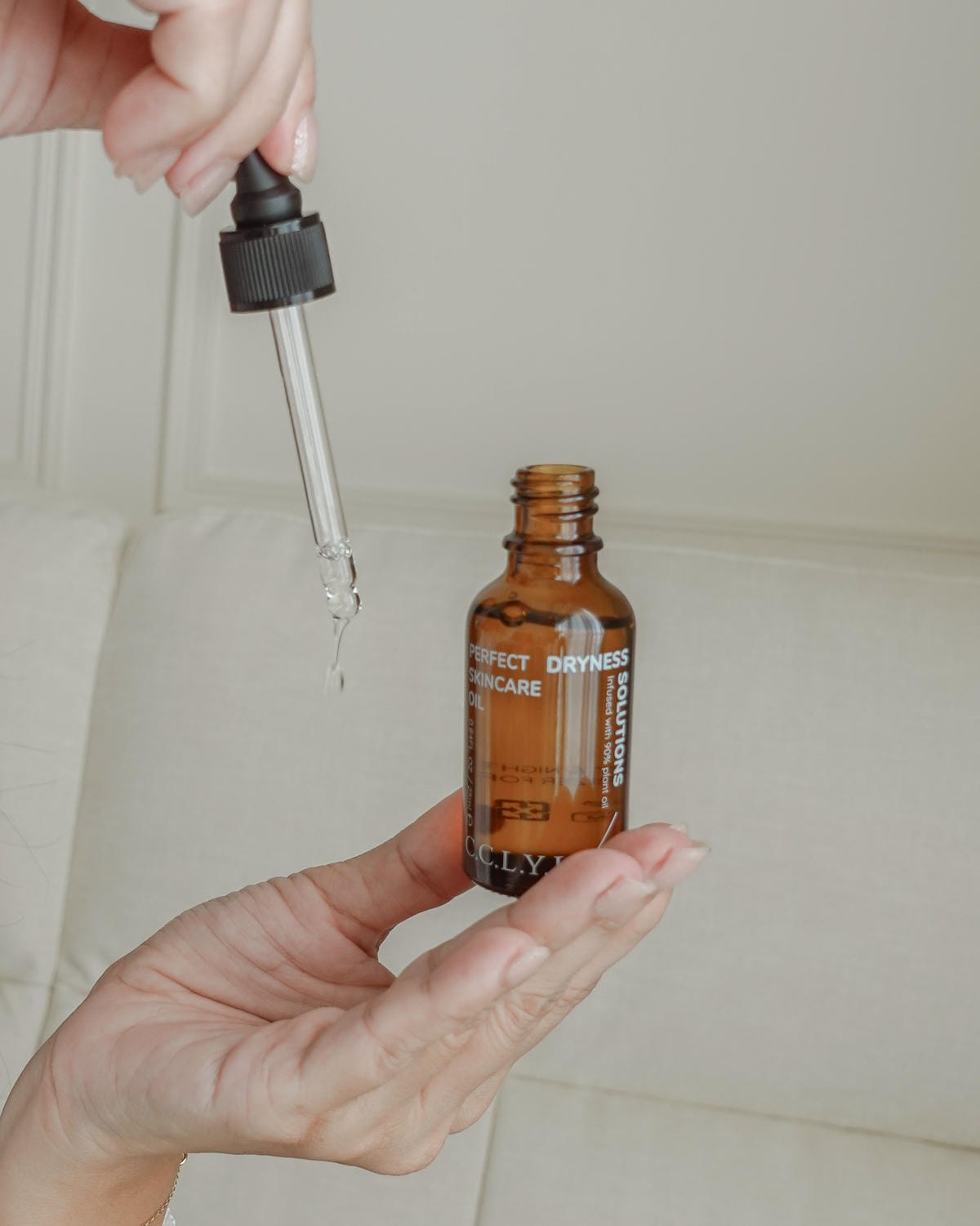 台灣保養品牌推薦 希心C.C.L.Y.L. 久旱逢甘霖 八淨萃保濕精華液 滿分精質油 守住我的好膚況21.jpg 台灣保養品牌推薦 希心C.C.L.Y.L. 久旱逢甘霖 八淨萃保濕精華液 滿分精質油 守住我的好膚況21.jpg