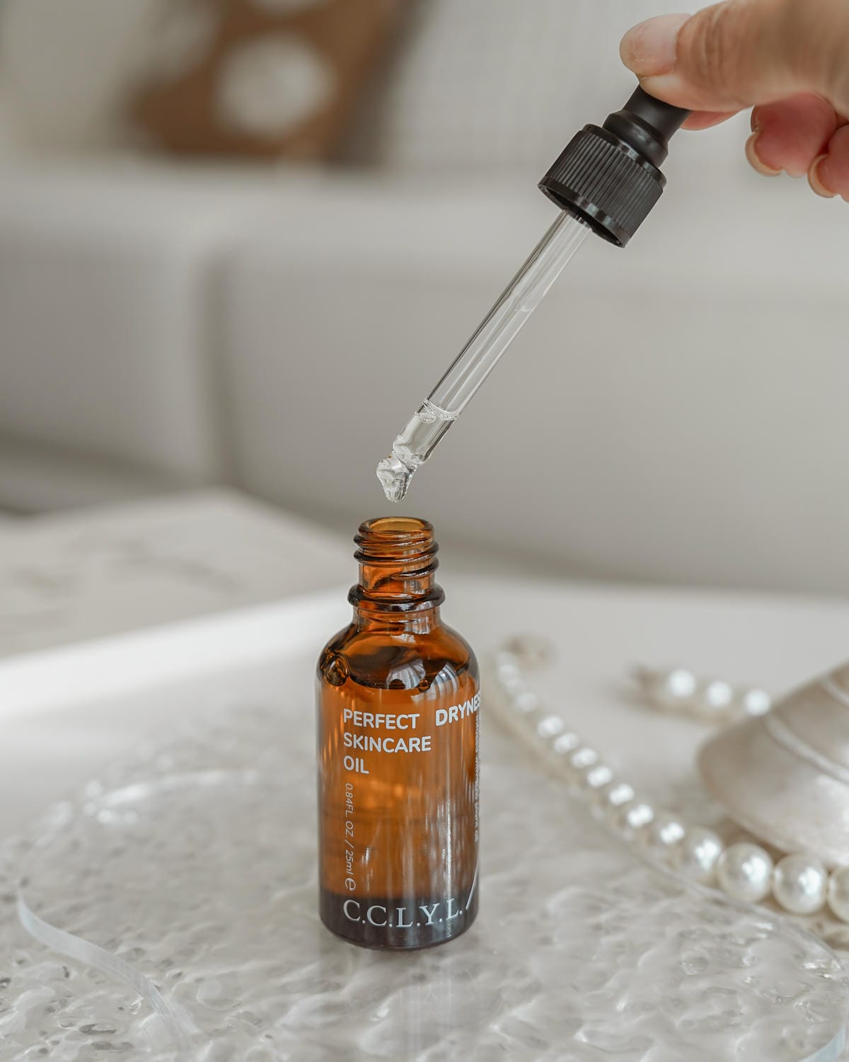 台灣保養品牌推薦 希心C.C.L.Y.L. 久旱逢甘霖 八淨萃保濕精華液 滿分精質油 守住我的好膚況17.jpg 台灣保養品牌推薦 希心C.C.L.Y.L. 久旱逢甘霖 八淨萃保濕精華液 滿分精質油 守住我的好膚況17.jpg