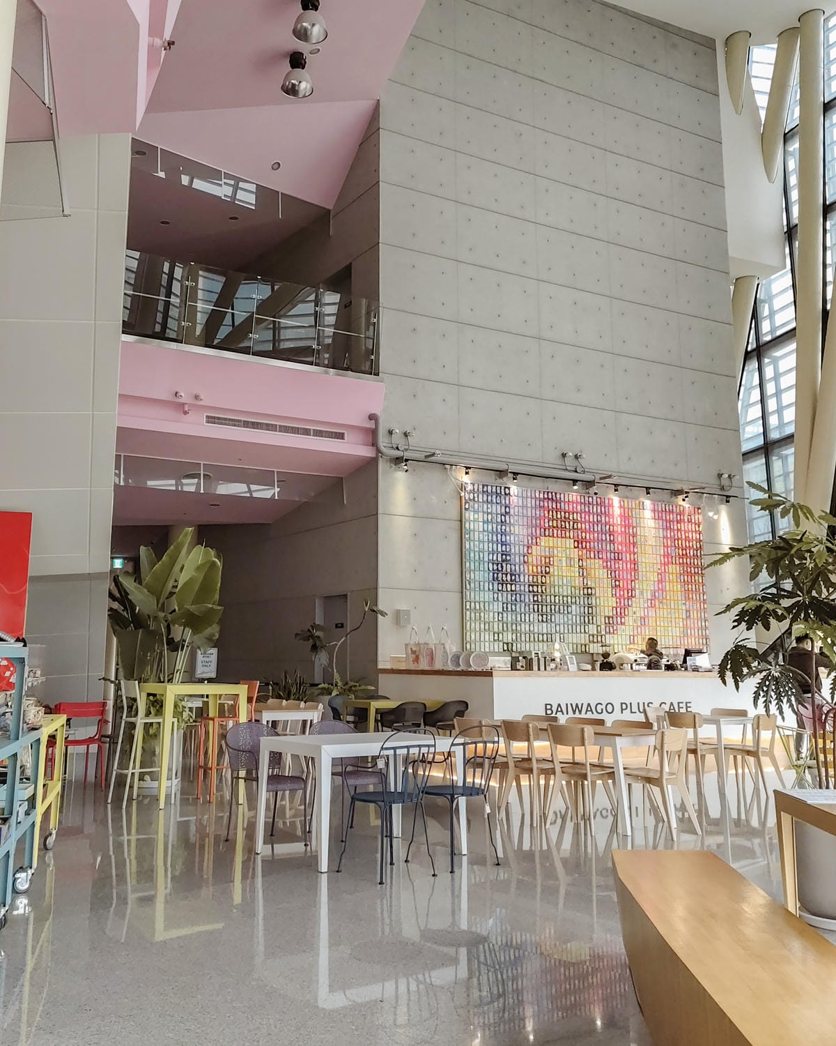 高雄海景質感咖啡廳 百瓦哥咖啡 高雄高流館 結合藝術創作展 感受咖啡與藝術美學2.jpg 高雄海景質感咖啡廳 百瓦哥咖啡 高雄高流館 結合藝術創作展 感受咖啡與藝術美學2.jpg