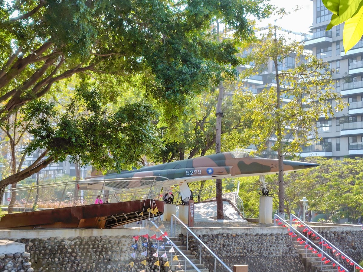 SHARP AQUOS sense9輕手機推薦 電池續航力超長待機 防水防摔日常隨手拍都美 超輕量日系手機開箱27.jpg SHARP AQUOS sense9輕手機推薦 電池續航力超長待機 防水防摔日常隨手拍都美 超輕量日系手機開箱27.jpg