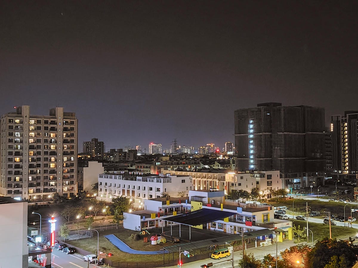 SHARP AQUOS sense9輕手機推薦 電池續航力超長待機 防水防摔日常隨手拍都美 超輕量日系手機開箱14.jpg SHARP AQUOS sense9輕手機推薦 電池續航力超長待機 防水防摔日常隨手拍都美 超輕量日系手機開箱14.jpg