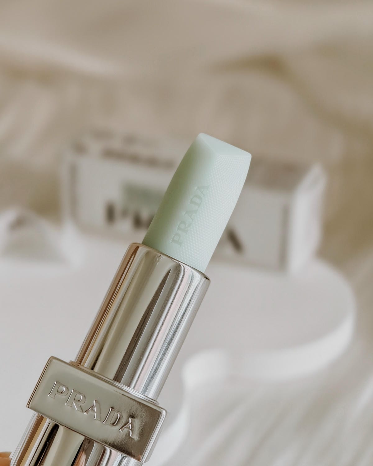 開箱 PRADA BEAUTY 經典護唇膏 滋潤不油膩的PRADA GREEN6.jpg 開箱 PRADA BEAUTY 經典護唇膏 滋潤不油膩的PRADA GREEN6.jpg