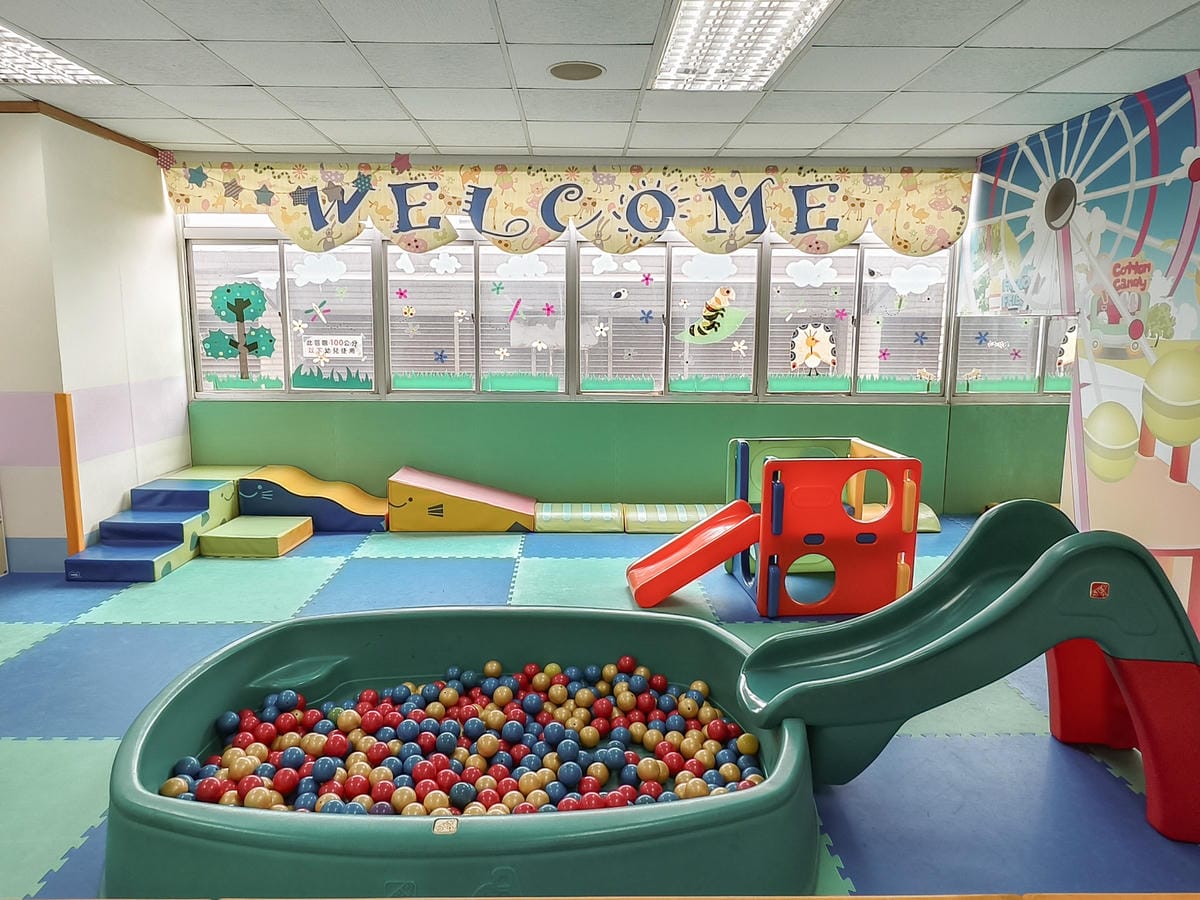 台南室內親子景點  安平兒童館 銅板價門票 兩層樓玩透透20.jpg