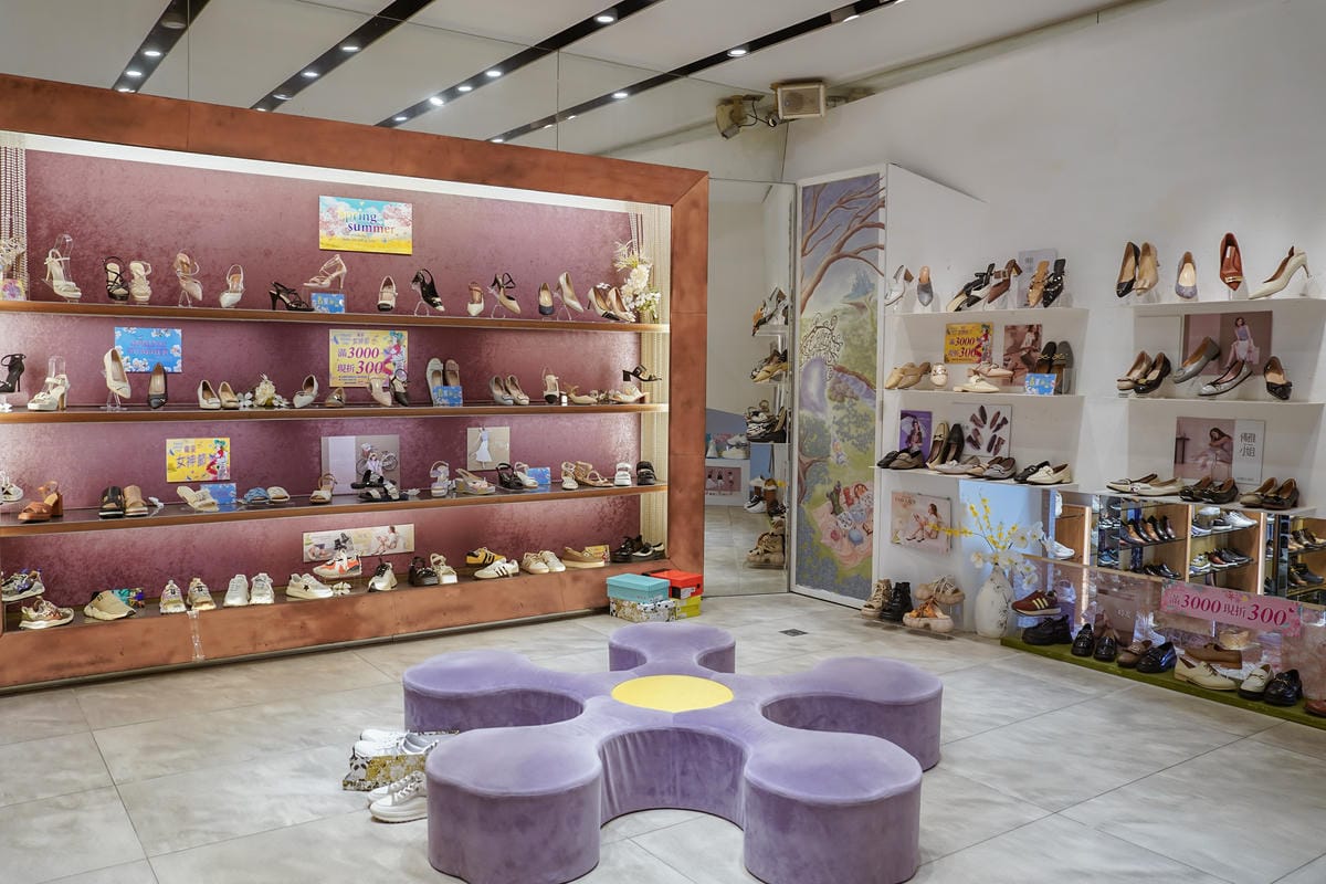 台南鞋店推薦 洒落森林VoGue FoRest 空間寬敞品牌齊全 時尚舒適機能一次買足 母親節活動優惠多9.jpg 台南鞋店推薦 洒落森林VoGue FoRest 空間寬敞品牌齊全 時尚舒適機能一次買足 母親節活動優惠多9.jpg