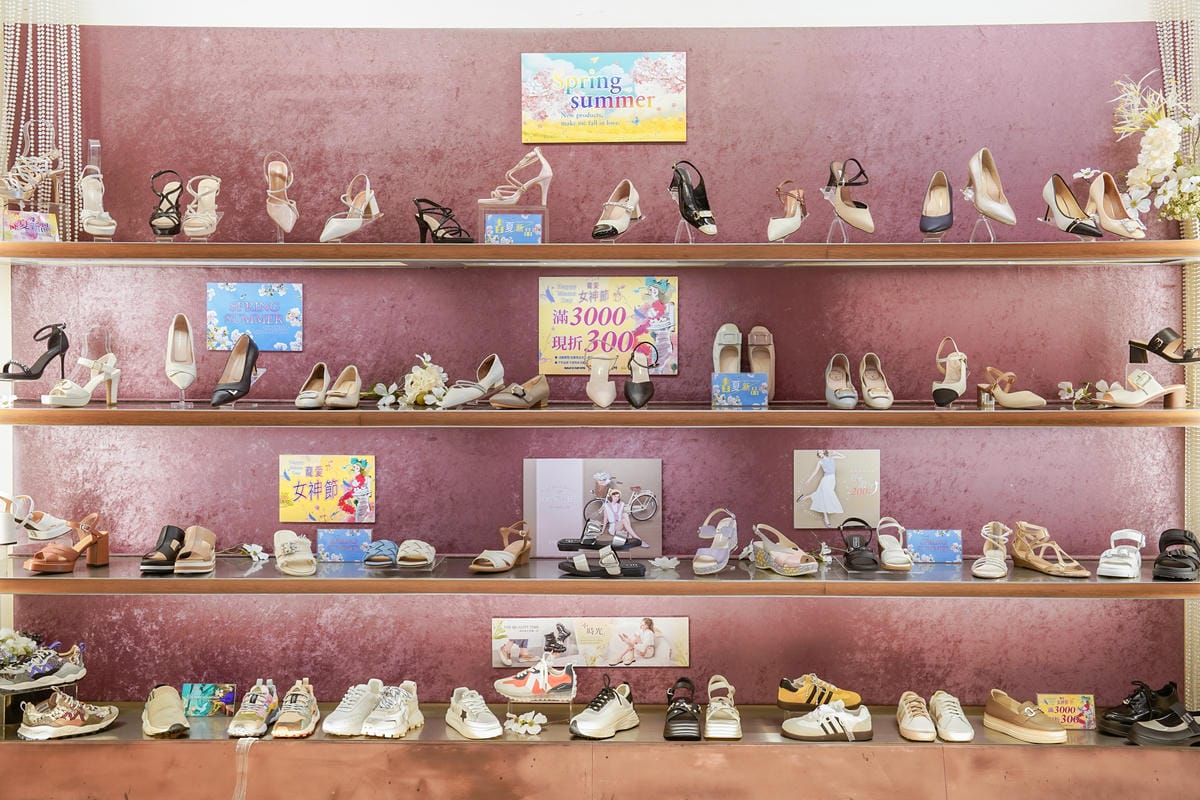 台南鞋店推薦 洒落森林VoGue FoRest 空間寬敞品牌齊全 時尚舒適機能一次買足 母親節活動優惠多42.jpg 台南鞋店推薦 洒落森林VoGue FoRest 空間寬敞品牌齊全 時尚舒適機能一次買足 母親節活動優惠多42.jpg