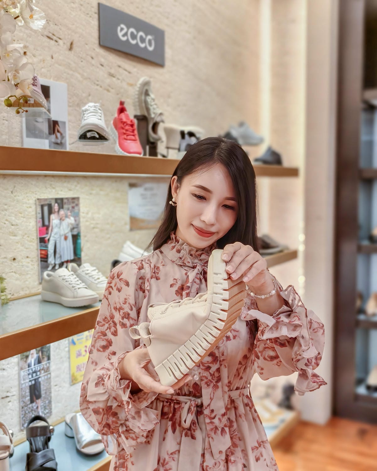 台南鞋店推薦 洒落森林VoGue FoRest 空間寬敞品牌齊全 時尚舒適機能一次買足 母親節活動優惠多23.jpg 台南鞋店推薦 洒落森林VoGue FoRest 空間寬敞品牌齊全 時尚舒適機能一次買足 母親節活動優惠多23.jpg