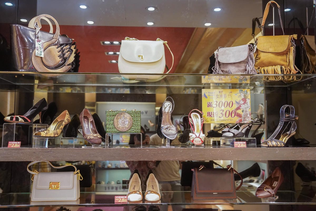 台南鞋店推薦 洒落森林VoGue FoRest 空間寬敞品牌齊全 時尚舒適機能一次買足 母親節活動優惠多15A.jpg 台南鞋店推薦 洒落森林VoGue FoRest 空間寬敞品牌齊全 時尚舒適機能一次買足 母親節活動優惠多15A.jpg