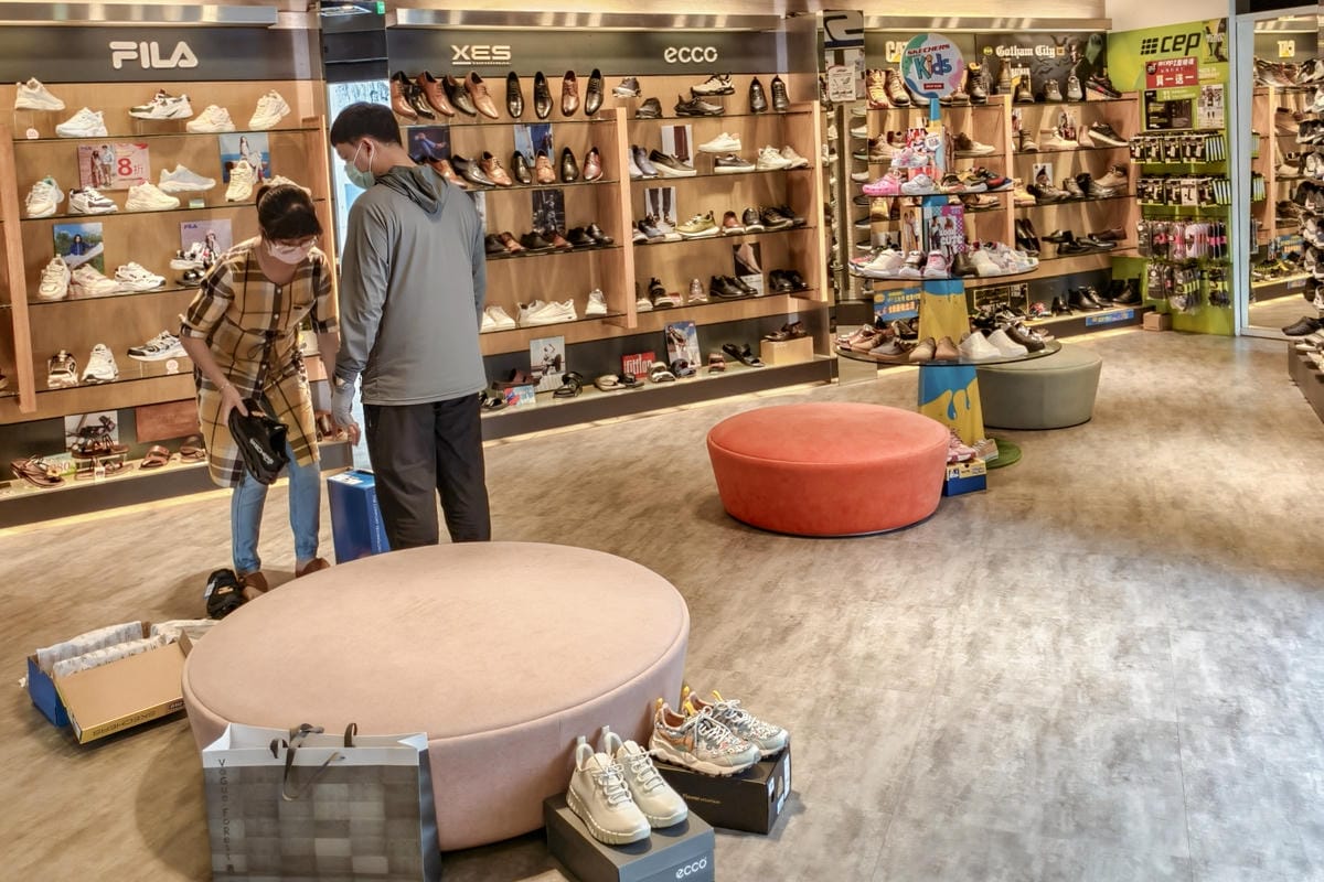 台南鞋店推薦 洒落森林VoGue FoRest 空間寬敞品牌齊全 時尚舒適機能一次買足 母親節活動優惠多73.jpg 台南鞋店推薦 洒落森林VoGue FoRest 空間寬敞品牌齊全 時尚舒適機能一次買足 母親節活動優惠多73.jpg