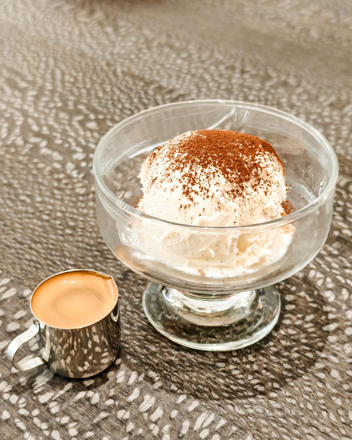 台北大安區咖啡廳 OUVERT SEOUL TAIPEI光復店 巨大可頌當生日蛋糕 來自韓國超人氣咖啡廳品牌11.jpg