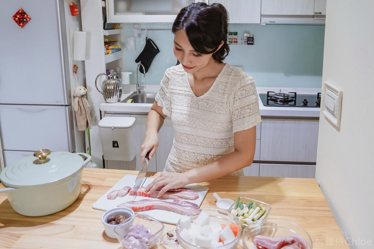 法國特福Tefal Air陶瓷鑄造雙耳湯鍋 輕巧不沾鍋 享受一鍋到底 無水料理的美味 家常食譜分享33.jpg 法國特福Tefal Air陶瓷鑄造雙耳湯鍋 輕巧不沾鍋 享受一鍋到底 無水料理的美味 家常食譜分享33.jpg