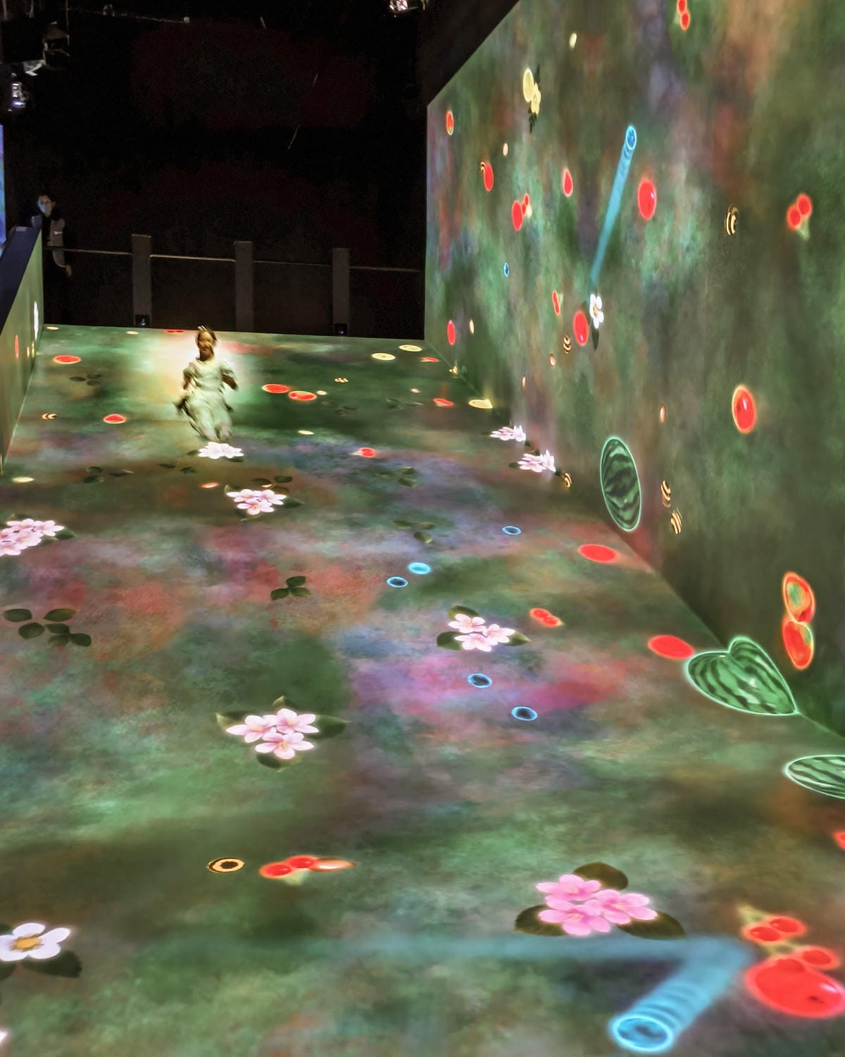 高雄展覽 teamLab共創!未來園高雄 時大亮點必拍 2025暑假必訪的夢幻藝術展!19.jpg 高雄展覽 teamLab共創!未來園高雄 時大亮點必拍 2025暑假必訪的夢幻藝術展!19.jpg