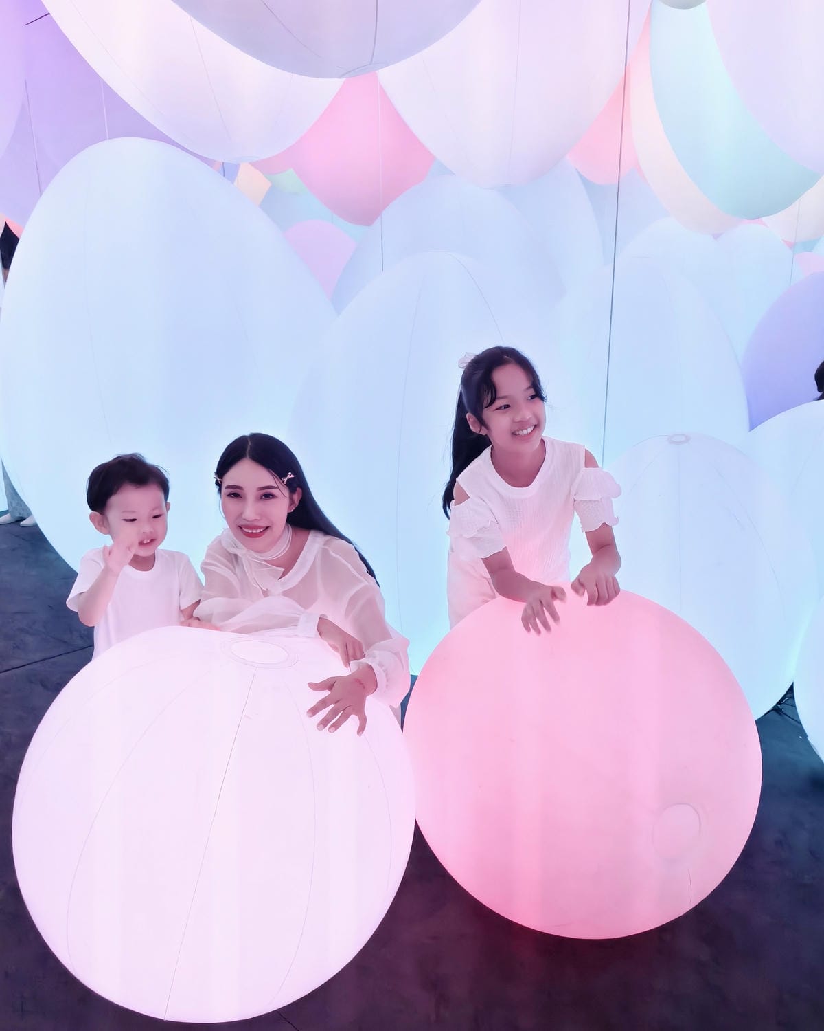 高雄展覽 teamLab共創!未來園高雄 時大亮點必拍 2025暑假必訪的夢幻藝術展!16.jpg 高雄展覽 teamLab共創!未來園高雄 時大亮點必拍 2025暑假必訪的夢幻藝術展!16.jpg