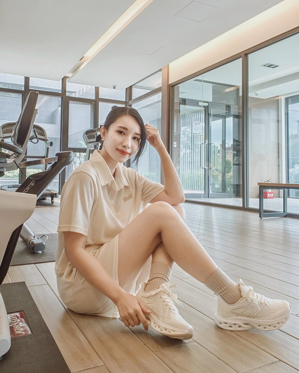 女生時尚運動鞋開箱 Diadora Evo Step運動鞋 日常搭配 健身運動都適合 寬腳鞋款推薦10.jpg