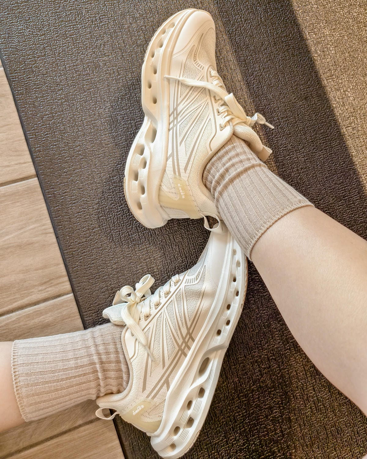 女生時尚運動鞋開箱 Diadora Evo Step運動鞋 日常搭配 健身運動都適合 寬腳鞋款推薦11.jpg