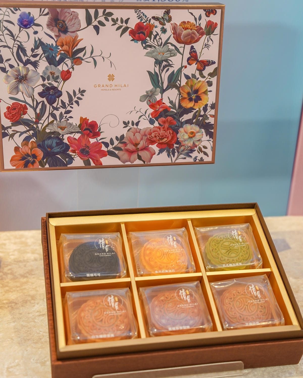 頂級月餅禮盒 漢來情月中秋月餅禮盒 八種口味開箱食記 2025中秋送禮推薦9.jpg 頂級月餅禮盒 漢來情月中秋月餅禮盒 八種口味開箱食記 2025中秋送禮推薦9.jpg