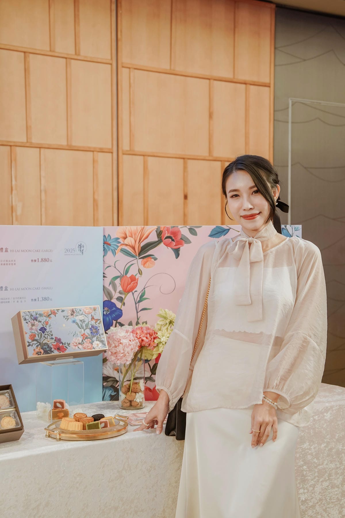 頂級月餅禮盒 漢來情月中秋月餅禮盒 八種口味開箱食記 2025中秋送禮推薦2.jpg 頂級月餅禮盒 漢來情月中秋月餅禮盒 八種口味開箱食記 2025中秋送禮推薦2.jpg