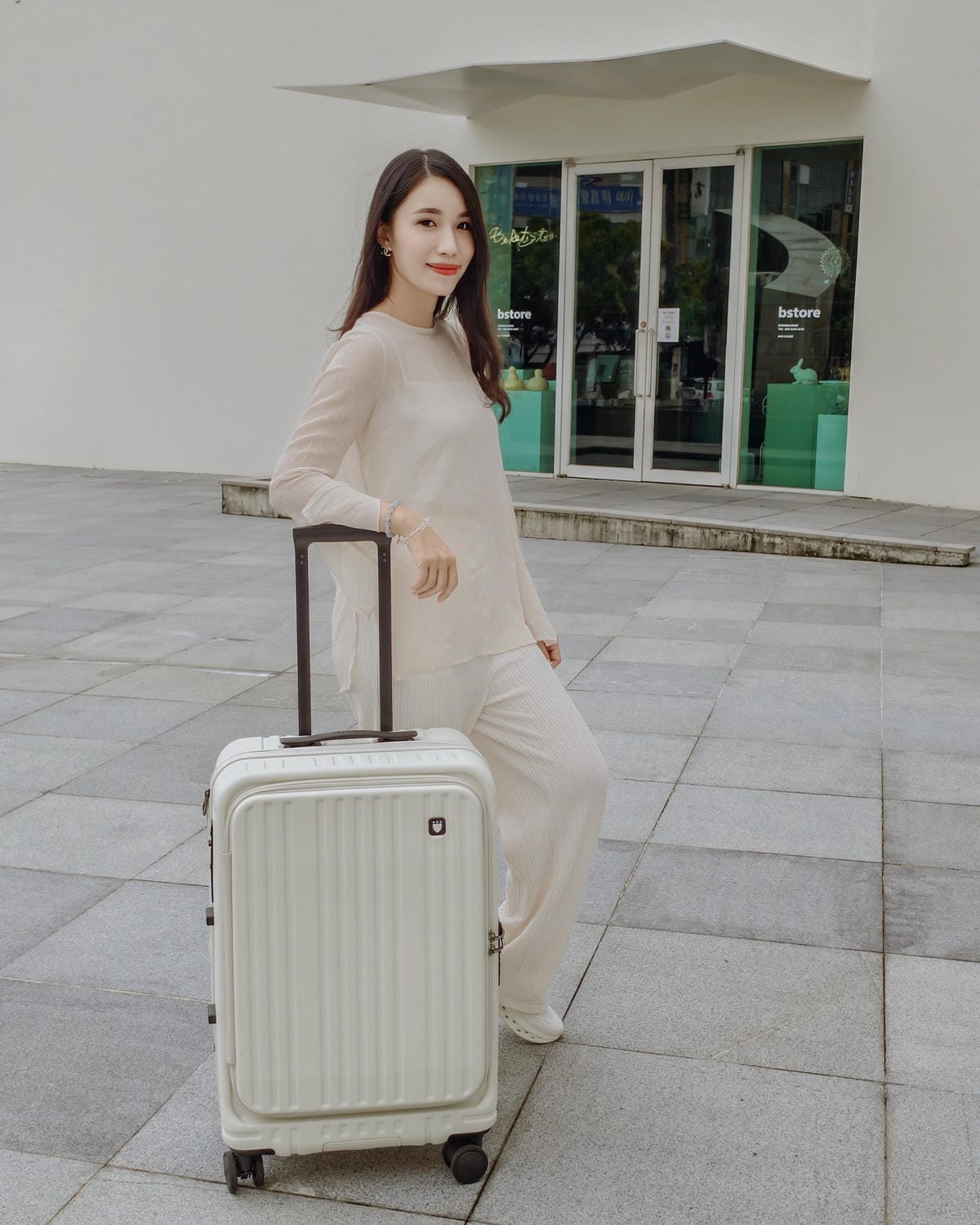 質感美型行李箱分享 SWISS STYLE BERMAS TOP 2.0升級版 上掀前開式煞車行李箱 旅行收納好夥伴6.jpg 質感美型行李箱分享 SWISS STYLE BERMAS TOP 2.0升級版 上掀前開式煞車行李箱 旅行收納好夥伴6.jpg