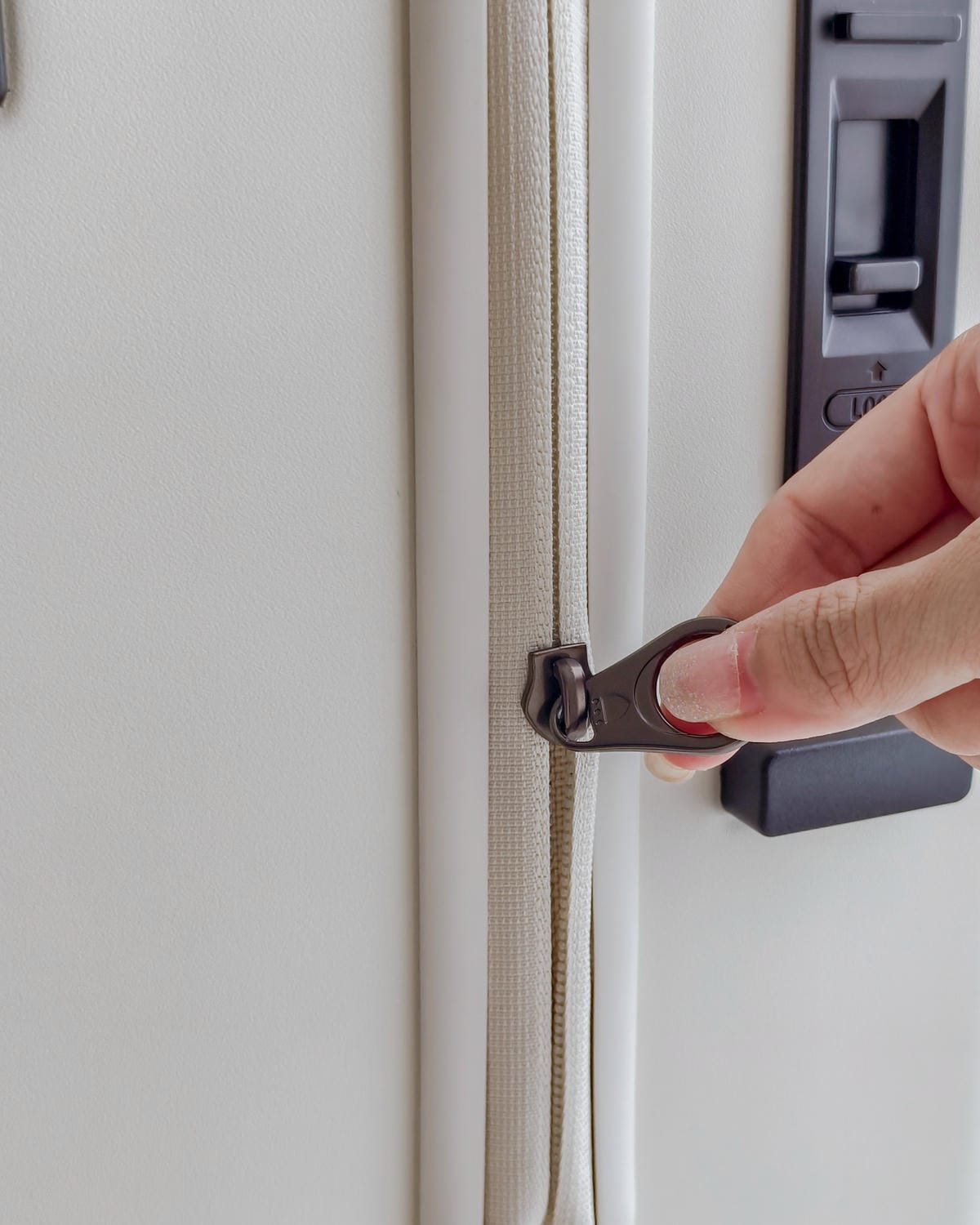 質感美型行李箱分享 SWISS STYLE BERMAS TOP 2.0升級版 上掀前開式煞車行李箱 旅行收納好夥伴11.jpg 質感美型行李箱分享 SWISS STYLE BERMAS TOP 2.0升級版 上掀前開式煞車行李箱 旅行收納好夥伴11.jpg