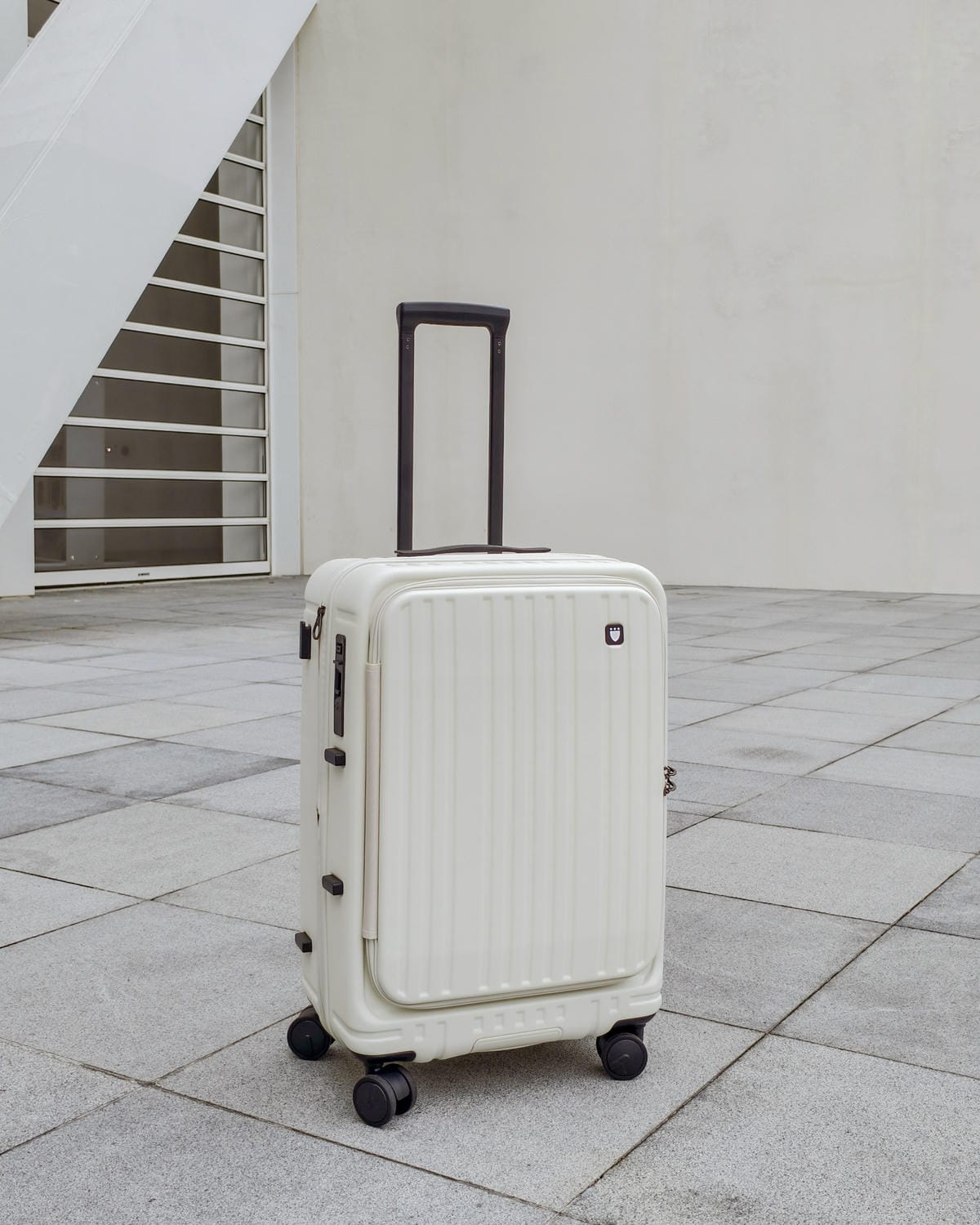 質感美型行李箱分享 SWISS STYLE BERMAS TOP 2.0升級版 上掀前開式煞車行李箱 旅行收納好夥伴22.jpg 質感美型行李箱分享 SWISS STYLE BERMAS TOP 2.0升級版 上掀前開式煞車行李箱 旅行收納好夥伴22.jpg