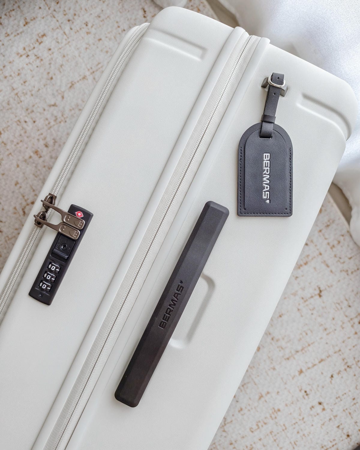 質感美型行李箱分享 SWISS STYLE BERMAS TOP 2.0升級版 上掀前開式煞車行李箱 旅行收納好夥伴16.jpg 質感美型行李箱分享 SWISS STYLE BERMAS TOP 2.0升級版 上掀前開式煞車行李箱 旅行收納好夥伴16.jpg