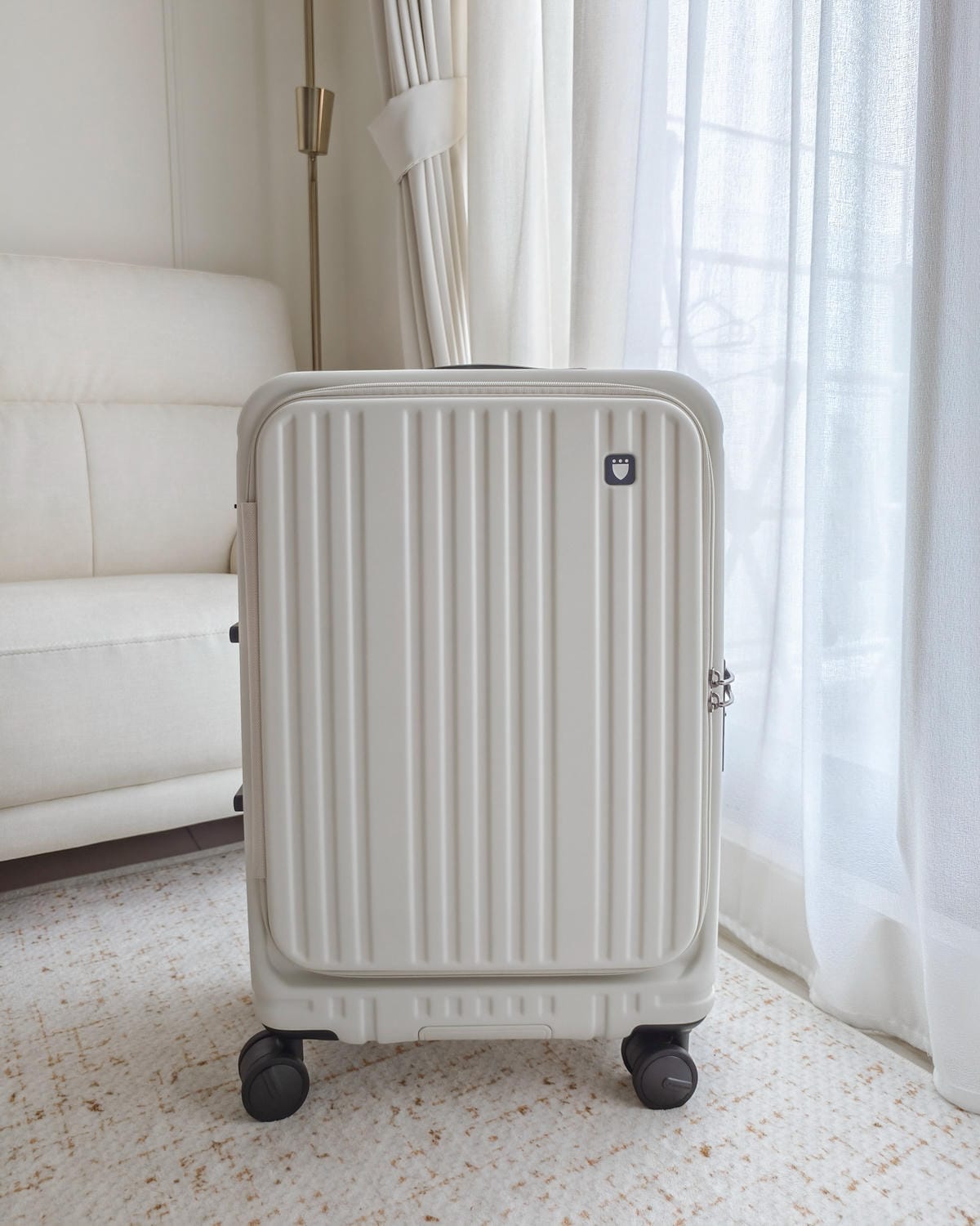 質感美型行李箱分享 SWISS STYLE BERMAS TOP 2.0升級版 上掀前開式煞車行李箱 旅行收納好夥伴3.jpg 質感美型行李箱分享 SWISS STYLE BERMAS TOP 2.0升級版 上掀前開式煞車行李箱 旅行收納好夥伴3.jpg