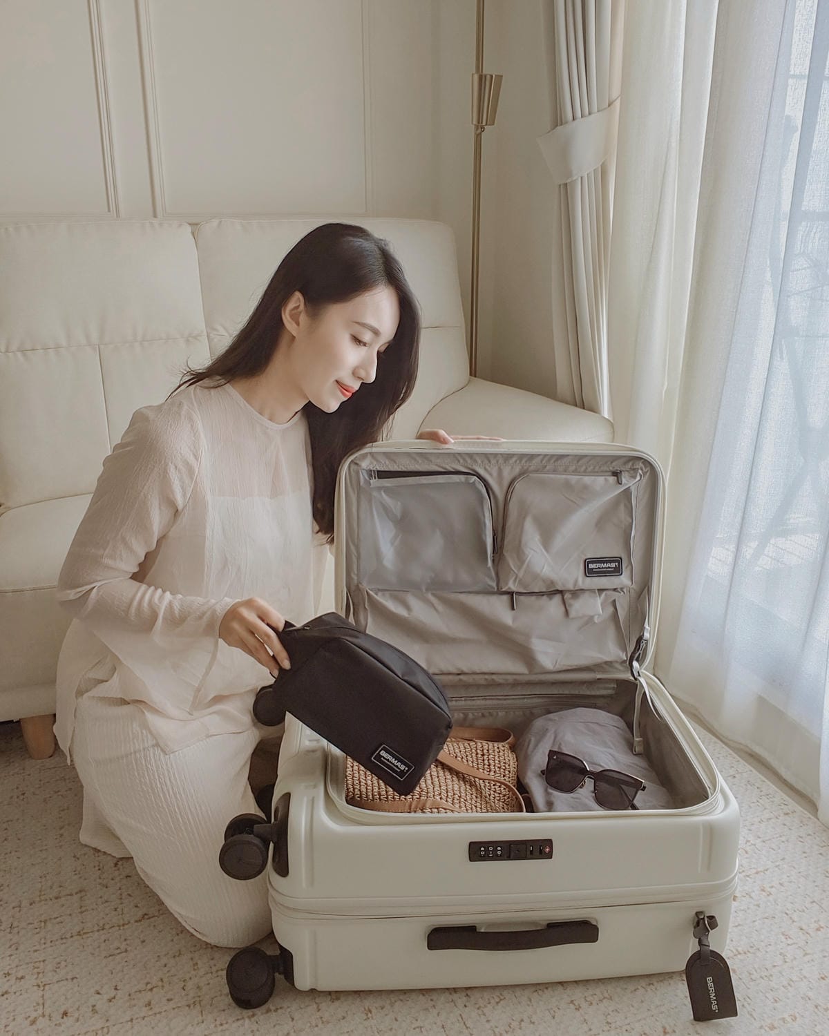 質感美型行李箱分享 SWISS STYLE BERMAS TOP 2.0升級版 上掀前開式煞車行李箱 旅行收納好夥伴9.jpg 質感美型行李箱分享 SWISS STYLE BERMAS TOP 2.0升級版 上掀前開式煞車行李箱 旅行收納好夥伴9.jpg