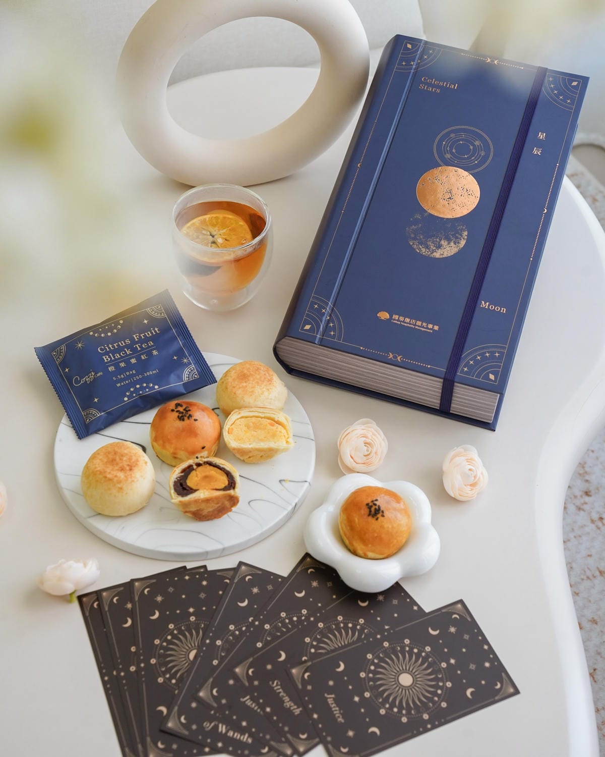2025中秋送禮 國泰飯店觀光事業.星辰月餅 月慕中秋禮盒 開箱盲盒住宿餐飲券隨機附贈 好吃又好玩10.jpg 2025中秋送禮 國泰飯店觀光事業.星辰月餅 月慕中秋禮盒 開箱盲盒住宿餐飲券隨機附贈 好吃又好玩10.jpg