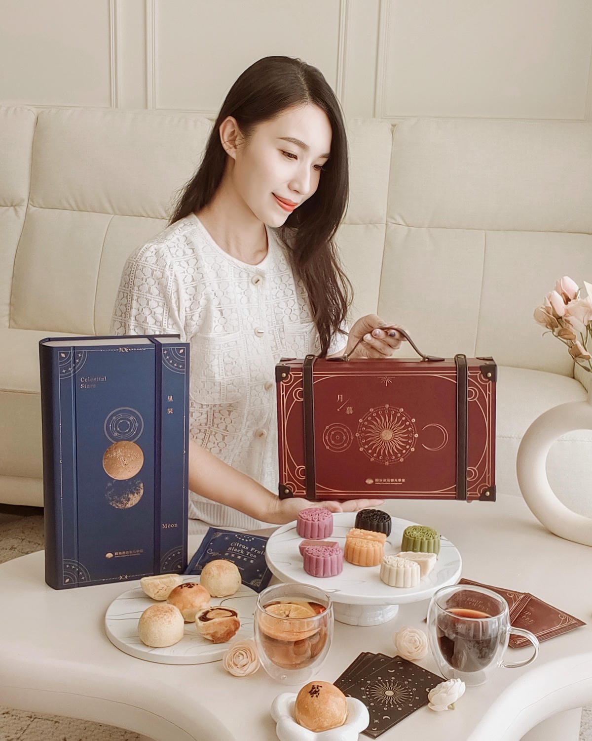 2025中秋送禮 國泰飯店觀光事業.星辰月餅 月慕中秋禮盒 開箱盲盒住宿餐飲券隨機附贈 好吃又好玩1.jpg 2025中秋送禮 國泰飯店觀光事業.星辰月餅 月慕中秋禮盒 開箱盲盒住宿餐飲券隨機附贈 好吃又好玩1.jpg