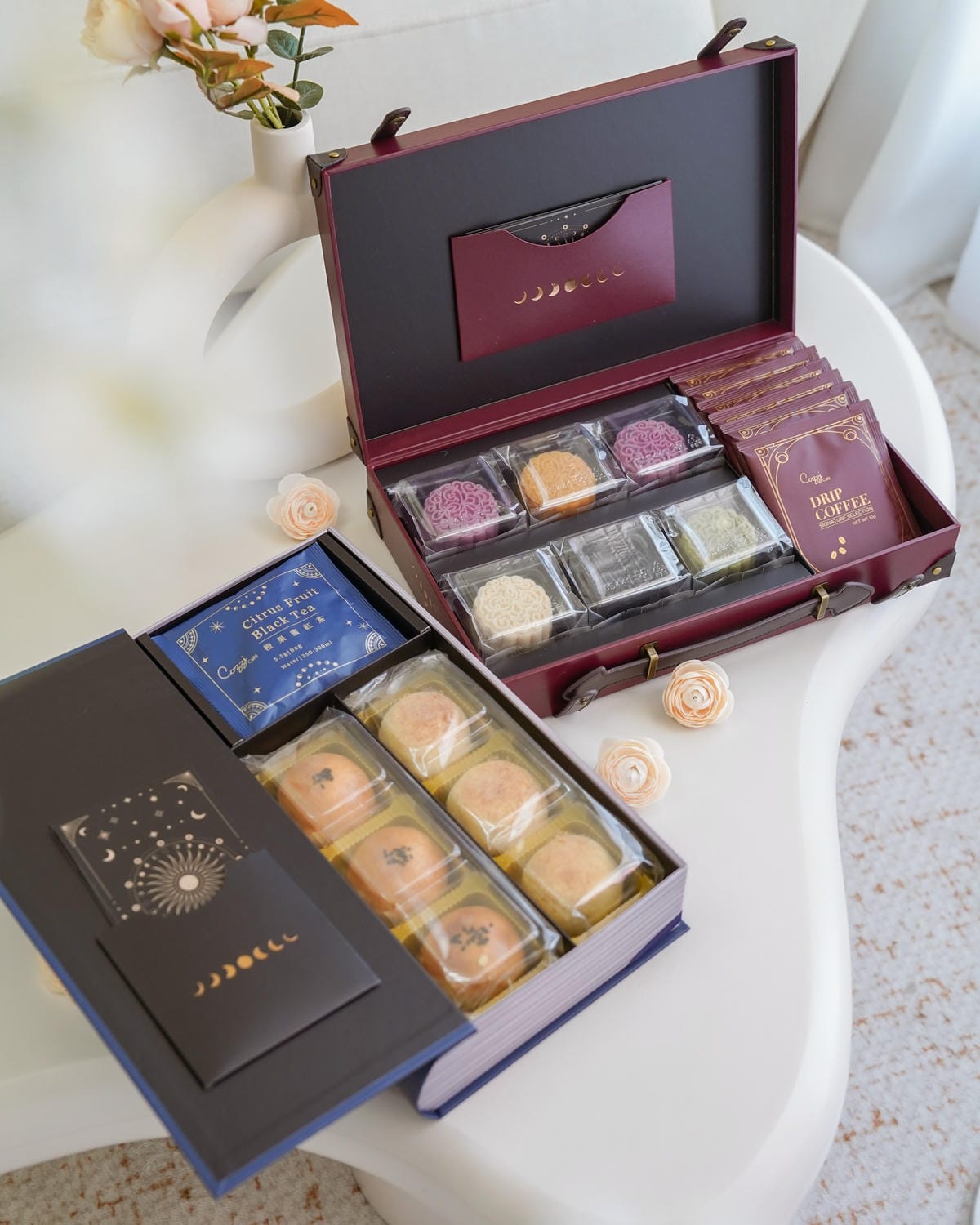 2025中秋送禮 國泰飯店觀光事業.星辰月餅 月慕中秋禮盒 開箱盲盒住宿餐飲券隨機附贈 好吃又好玩2.jpg 2025中秋送禮 國泰飯店觀光事業.星辰月餅 月慕中秋禮盒 開箱盲盒住宿餐飲券隨機附贈 好吃又好玩2.jpg