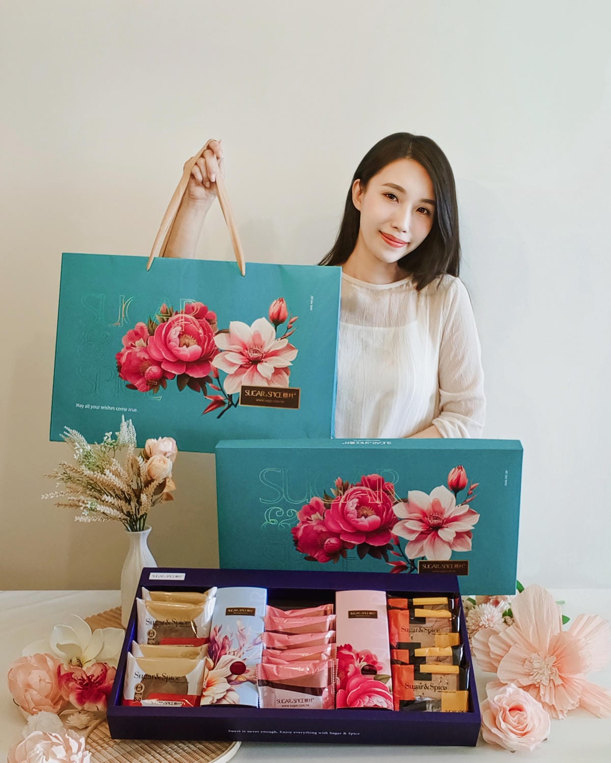 中秋禮盒推薦 糖村 花間森語禮盒 牛軋糖 牛軋餅 薄捲餅 幸福好滋味 另有蛋黃酥月餅禮盒2.jpg 中秋禮盒推薦 糖村 花間森語禮盒 牛軋糖 牛軋餅 薄捲餅 幸福好滋味 另有蛋黃酥月餅禮盒2.jpg