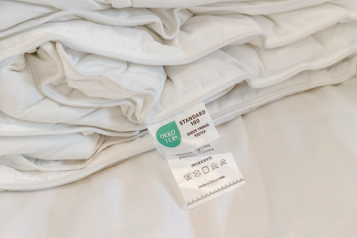 可水洗四季被開箱 日比家族WENTEX可水洗珍珠絲柔雙人四季被 可機洗可烘乾 愛上這舒適輕盈感 百貨品牌四季被心得4.jpg 可水洗四季被開箱 日比家族WENTEX可水洗珍珠絲柔雙人四季被 可機洗可烘乾 愛上這舒適輕盈感 百貨品牌四季被心得4.jpg