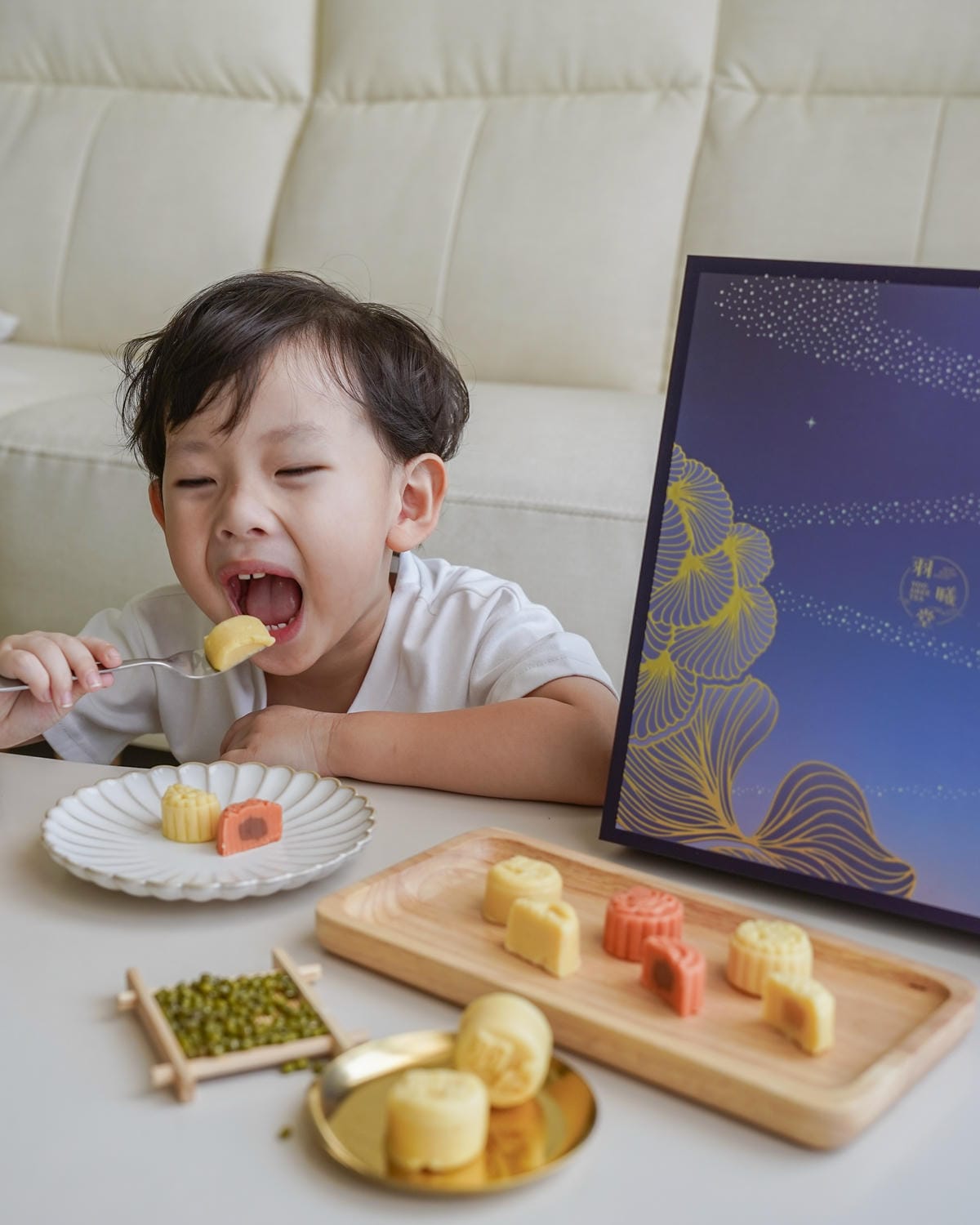 親子甜品推薦 羽曦堂 羽藏冰豆糕 三種口味綿細有層次 原味 苗栗桂花 屏東玫瑰 質感糕點禮盒開箱7.jpg 親子甜品推薦 羽曦堂 羽藏冰豆糕 三種口味綿細有層次 原味 苗栗桂花 屏東玫瑰 質感糕點禮盒開箱7.jpg