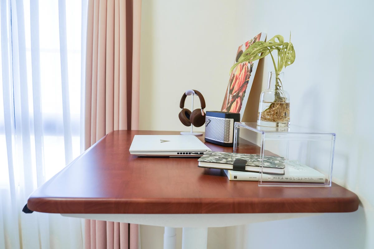 質感原木升降桌開箱 COFO 良木升降桌 實現我的理想工作角落 磁吸收納 自由升降 坐著站著居家辦公都順心21A.jpg 質感原木升降桌開箱 COFO 良木升降桌 實現我的理想工作角落 磁吸收納 自由升降 坐著站著居家辦公都順心21A.jpg