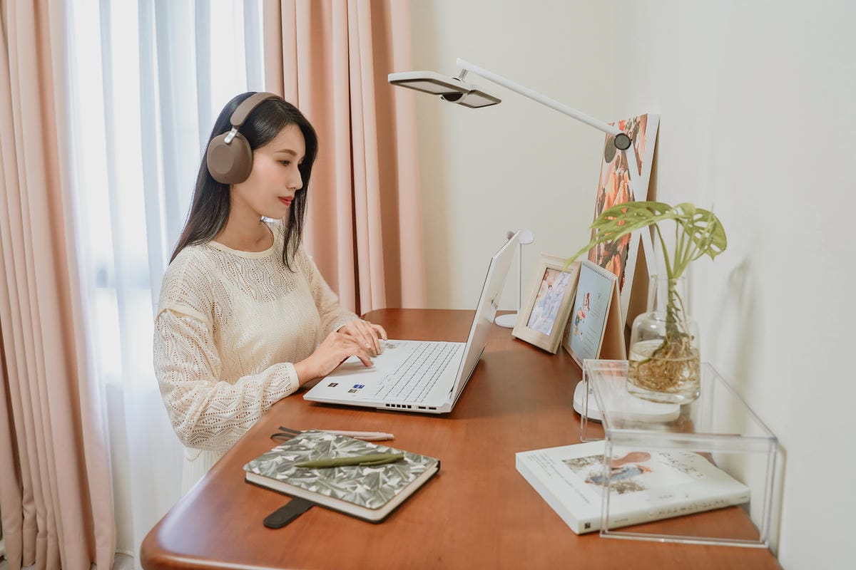 質感原木升降桌開箱 COFO 良木升降桌 實現我的理想工作角落 磁吸收納 自由升降 坐著站著居家辦公都順心38.jpg 質感原木升降桌開箱 COFO 良木升降桌 實現我的理想工作角落 磁吸收納 自由升降 坐著站著居家辦公都順心38.jpg