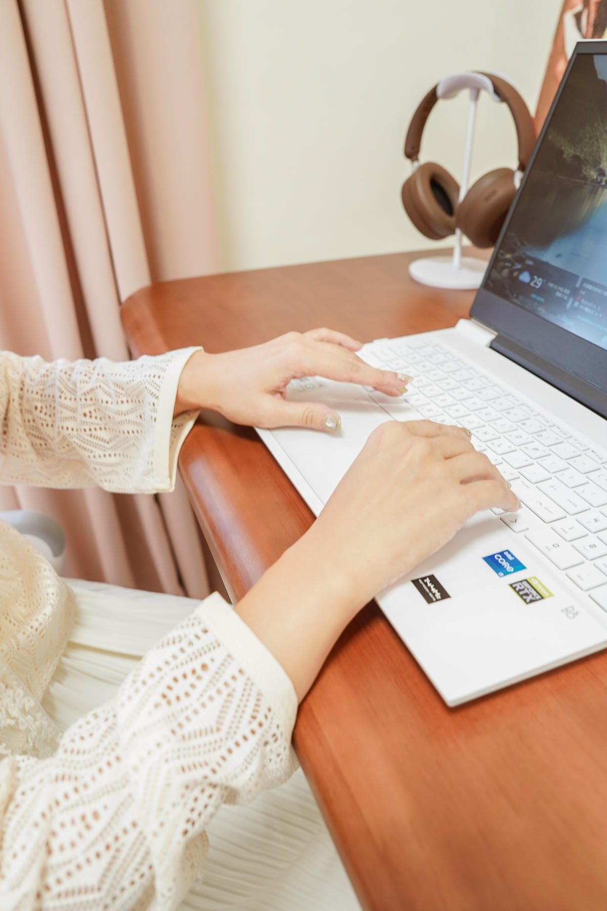 質感原木升降桌開箱 COFO 良木升降桌 實現我的理想工作角落 磁吸收納 自由升降 坐著站著居家辦公都順心35.jpg 質感原木升降桌開箱 COFO 良木升降桌 實現我的理想工作角落 磁吸收納 自由升降 坐著站著居家辦公都順心35.jpg