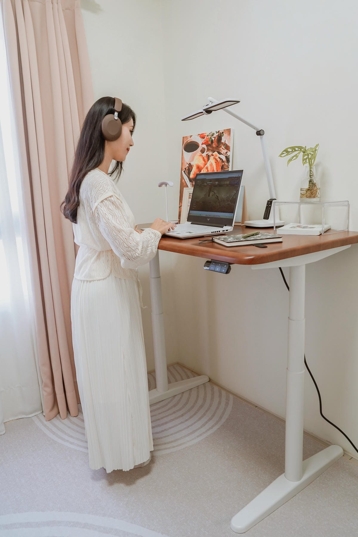 質感原木升降桌開箱 COFO 良木升降桌 實現我的理想工作角落 磁吸收納 自由升降 坐著站著居家辦公都順心37.jpg 質感原木升降桌開箱 COFO 良木升降桌 實現我的理想工作角落 磁吸收納 自由升降 坐著站著居家辦公都順心37.jpg