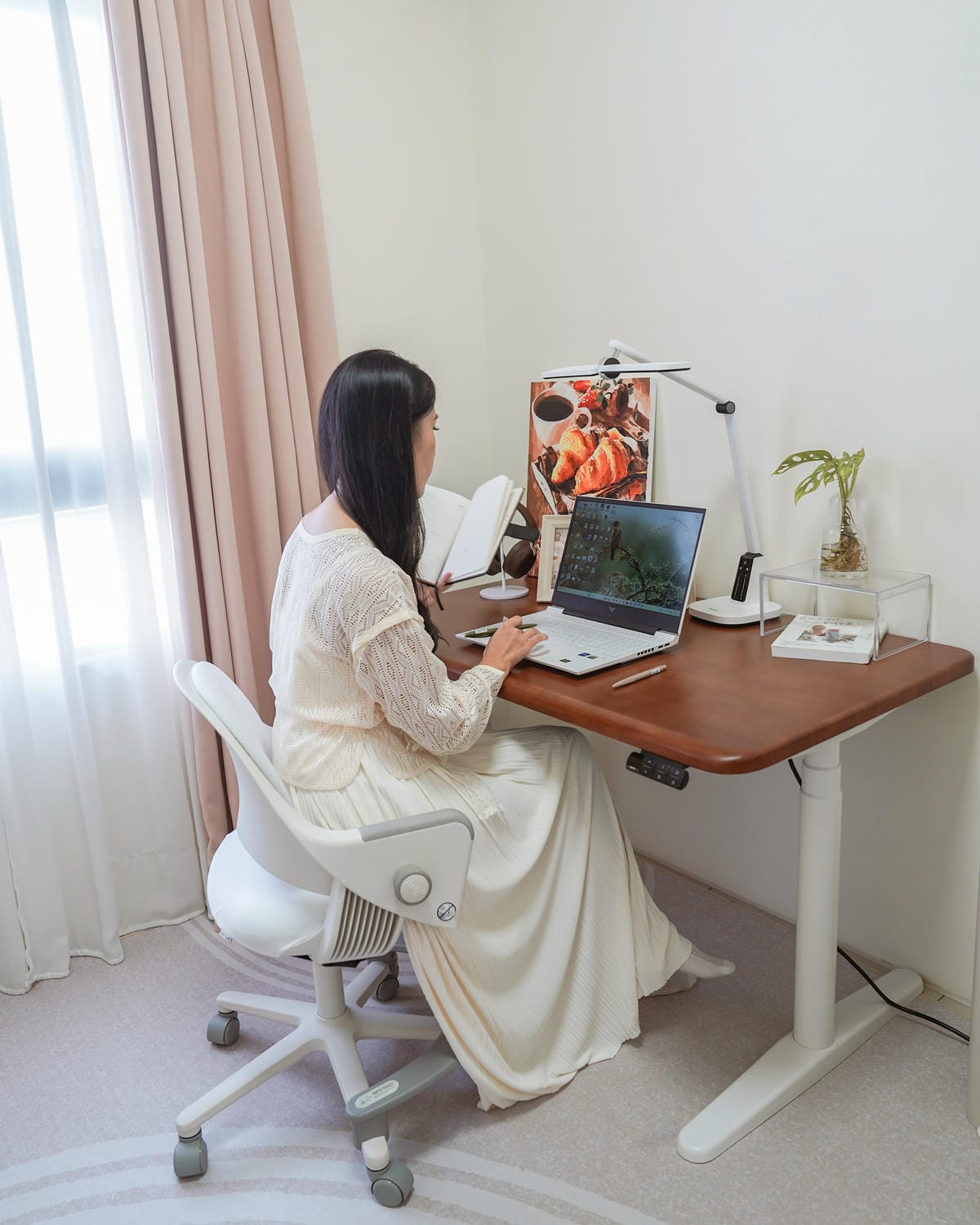 質感原木升降桌開箱 COFO 良木升降桌 實現我的理想工作角落 磁吸收納 自由升降 坐著站著居家辦公都順心33.jpg 質感原木升降桌開箱 COFO 良木升降桌 實現我的理想工作角落 磁吸收納 自由升降 坐著站著居家辦公都順心33.jpg