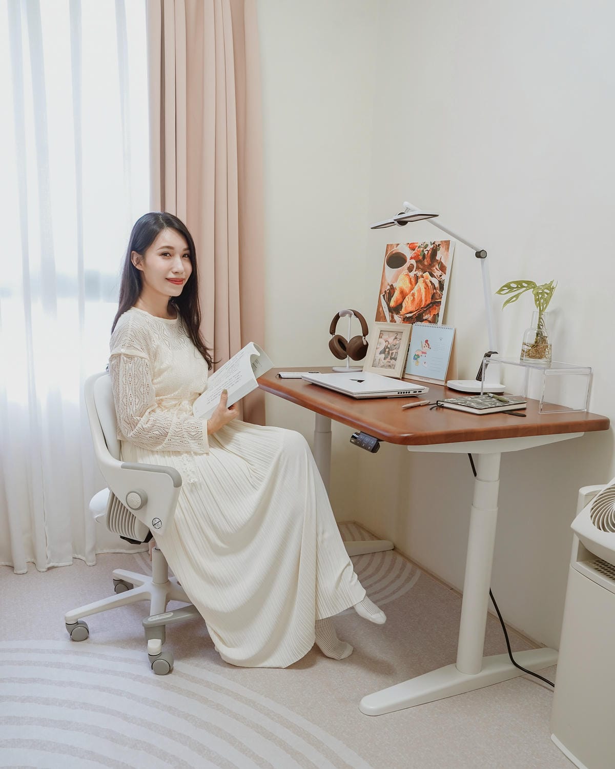 質感原木升降桌開箱 COFO 良木升降桌 實現我的理想工作角落 磁吸收納 自由升降 坐著站著居家辦公都順心1.jpg 質感原木升降桌開箱 COFO 良木升降桌 實現我的理想工作角落 磁吸收納 自由升降 坐著站著居家辦公都順心1.jpg