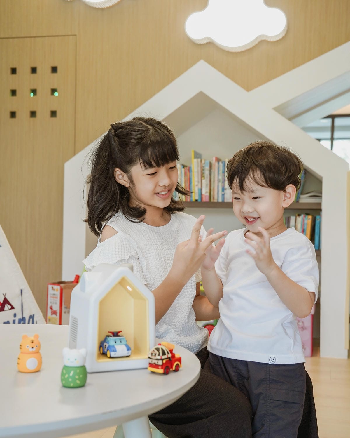 故事機推薦 kokozi 智慧有聲故事屋 質感育兒神器 POLI ROY HOOBA故事大王 陪伴孩子每一天29.jpg 故事機推薦 kokozi 智慧有聲故事屋 質感育兒神器 POLI ROY HOOBA故事大王 陪伴孩子每一天29.jpg