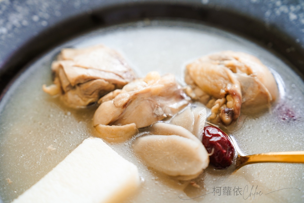 KKLife評價｜好喝雞腿湯推薦 媽媽必備的加熱即食湯品推薦 好喝不油不費力的日常保養雞湯