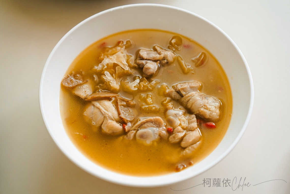 KKLife評價｜好喝雞腿湯推薦 媽媽必備的加熱即食湯品推薦 好喝不油不費力的日常保養雞湯