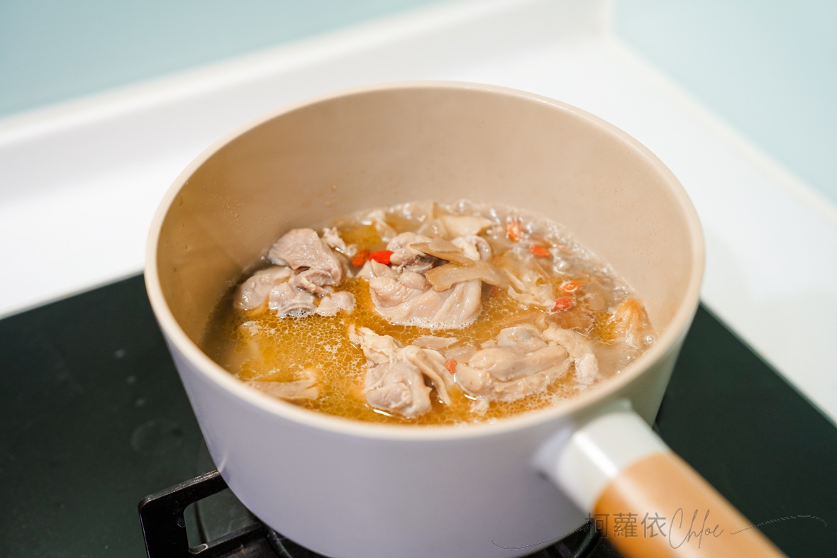 KKLife評價|好喝雞腿湯推薦 媽媽必備的加熱即食湯品推薦 好喝不油不費力的日常保養雞湯 - 第7張圖 KKLife評價|好喝雞腿湯推薦 媽媽必備的加熱即食湯品推薦 好喝不油不費力的日常保養雞湯