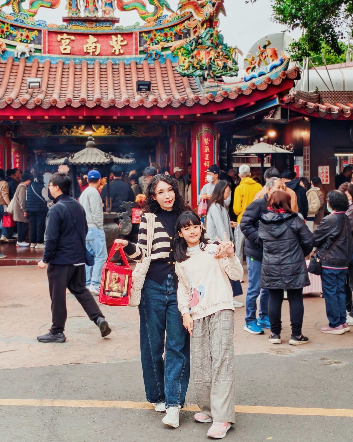 竹山老街特色小吃｜紫南宮順遊必吃 30年代番薯竹筍包 Y2K安全帽大饅頭