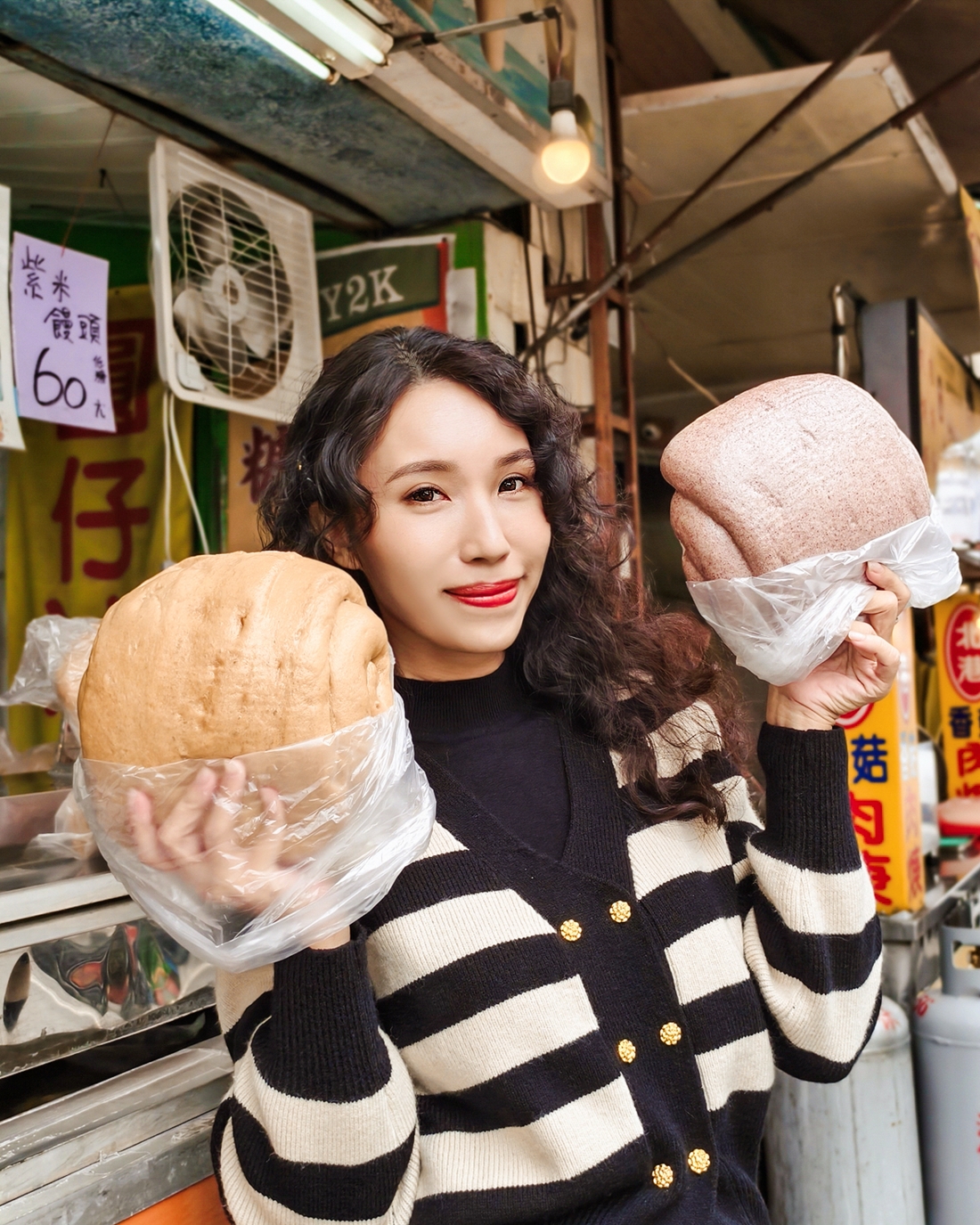 竹山老街特色小吃｜紫南宮順遊必吃 30年代番薯竹筍包 Y2K安全帽大饅頭