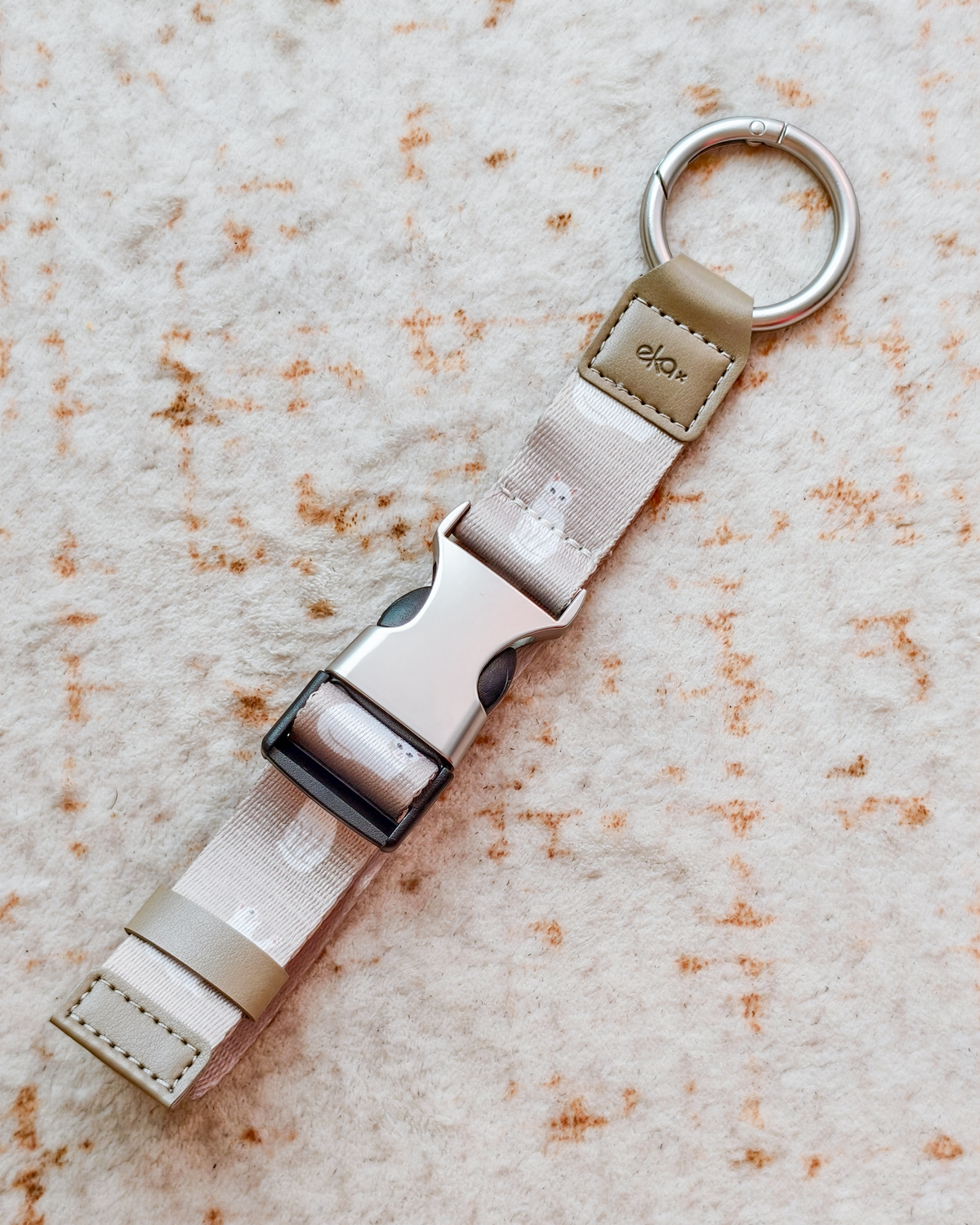 行李配件推薦|實測好用的ekax行李束帶 固定帶 行李織帶掛環 行李飄帶 百搭雲朵托特包 旅行必備好物一次打包 - 第10張圖 行李配件推薦|實測好用的ekax行李束帶 固定帶 行李織帶掛環 行李飄帶 百搭雲朵托特包 旅行必備好物一次打包