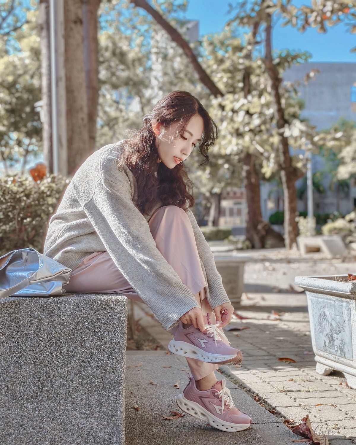 Diadora評價｜足弓支撐運動鞋分享 久走不累鞋子推薦 城市光影時尚運動鞋實穿心得