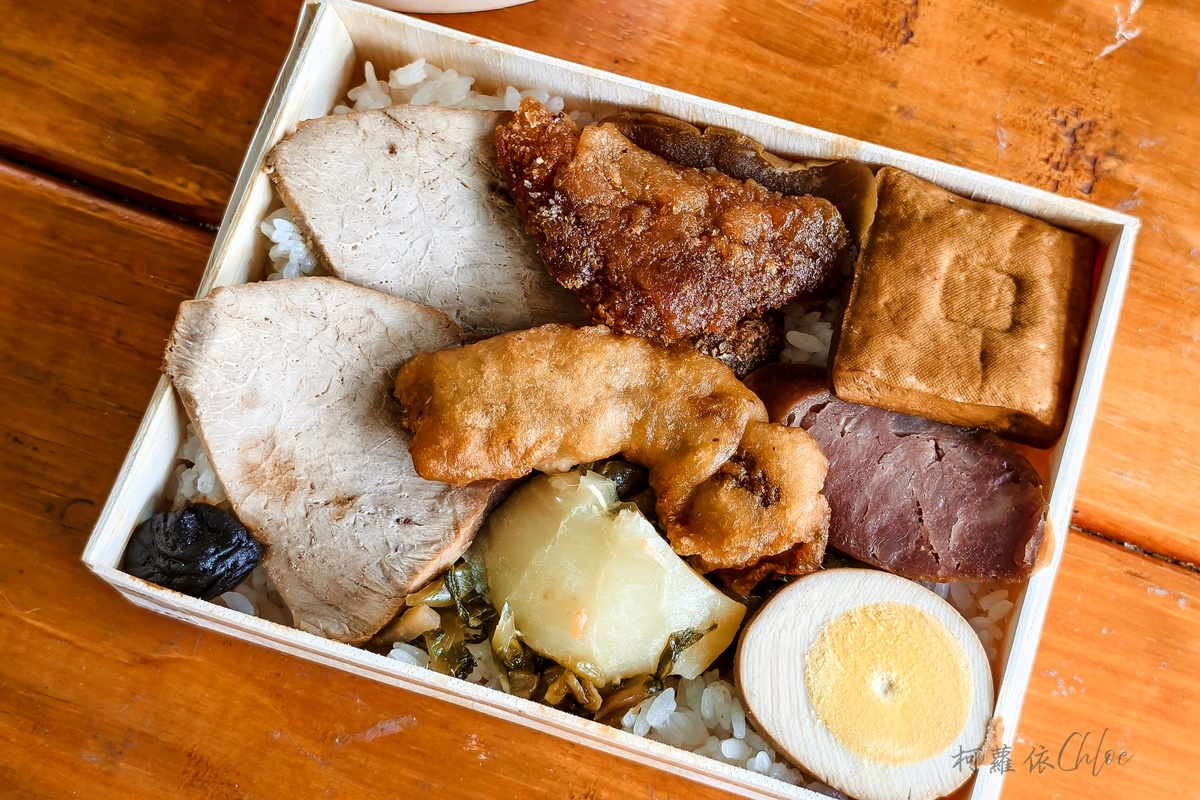 台東池上親子餐廳|悟饕池上飯包文化故事館 在藍皮火車廂內吃懷舊鐵路便當 - 第24張圖 台東池上親子餐廳|悟饕池上飯包文化故事館 在藍皮火車廂內吃懷舊鐵路便當