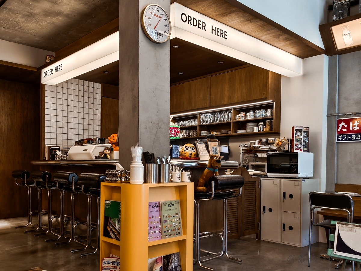 台南永康復古咖啡廳｜阿美嬤喫茶舖  紅茶牛奶 吐司輕食 迷你柑仔店回味童年