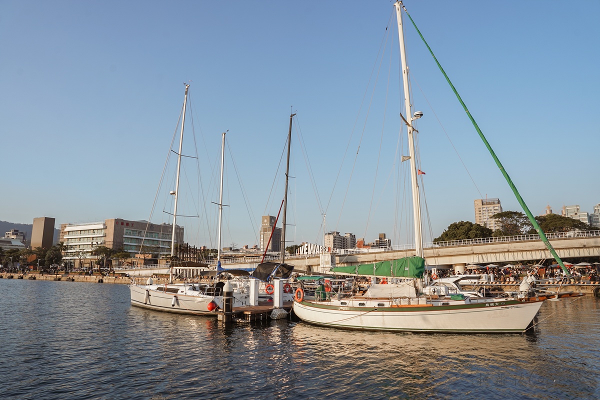 高雄國際貨櫃藝術節-愛耍廢 搭乘文化遊艇巡航高雄港 遇見藝術與港都記憶的美好